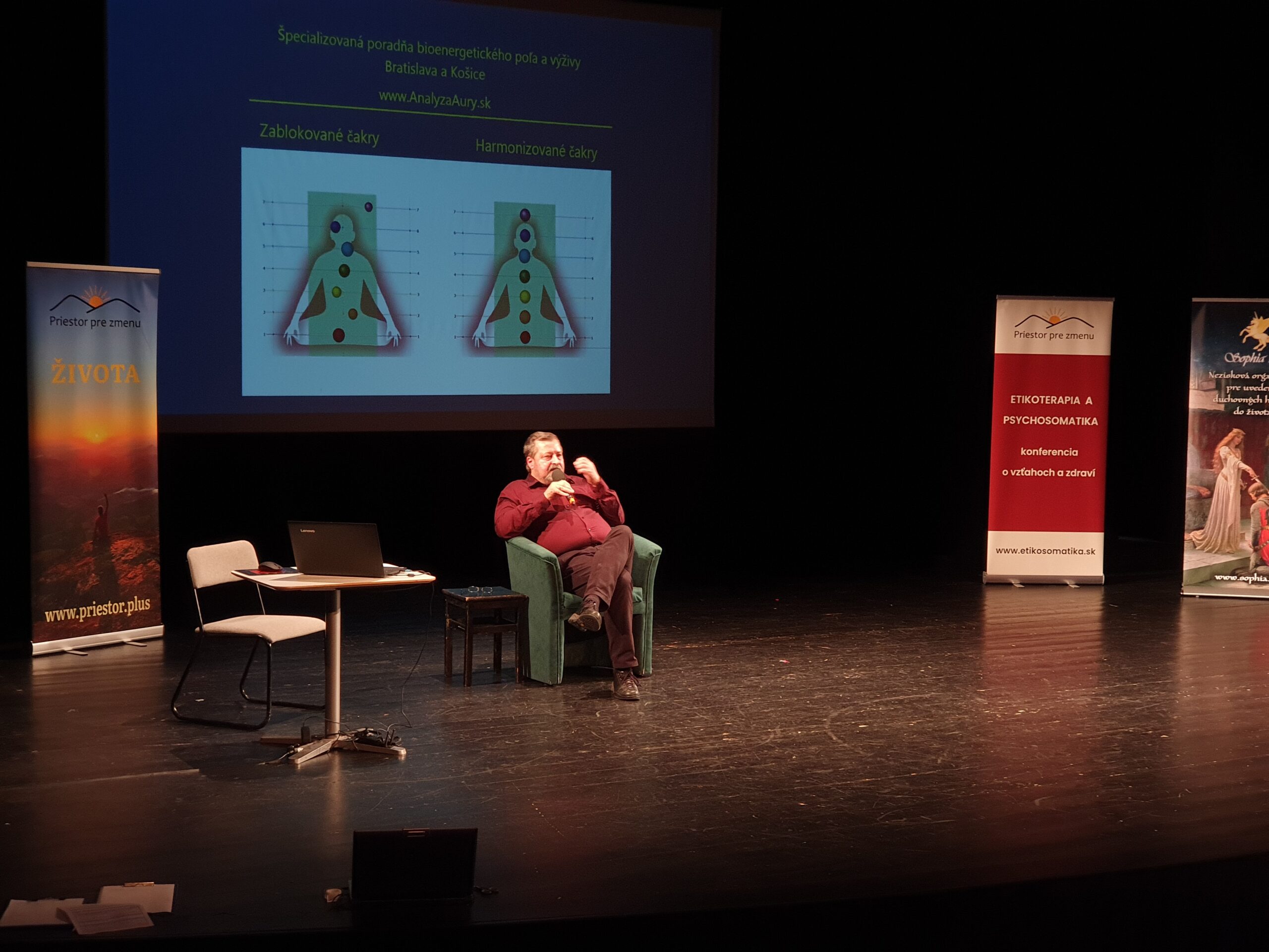 Pod pojmom bioenergetické pole sa mnohým ľuďom úplne zbytočne vybaví niečo tajomné. Z pohľadu modernej vedy sa ale jedná o prirodzenú súčasť nášho bytia. Človeka obklopuje bioenergetické pole, ktoré môžeme špeciálnym prístrojom zmerať a podrobne ho vyhodnotiť.