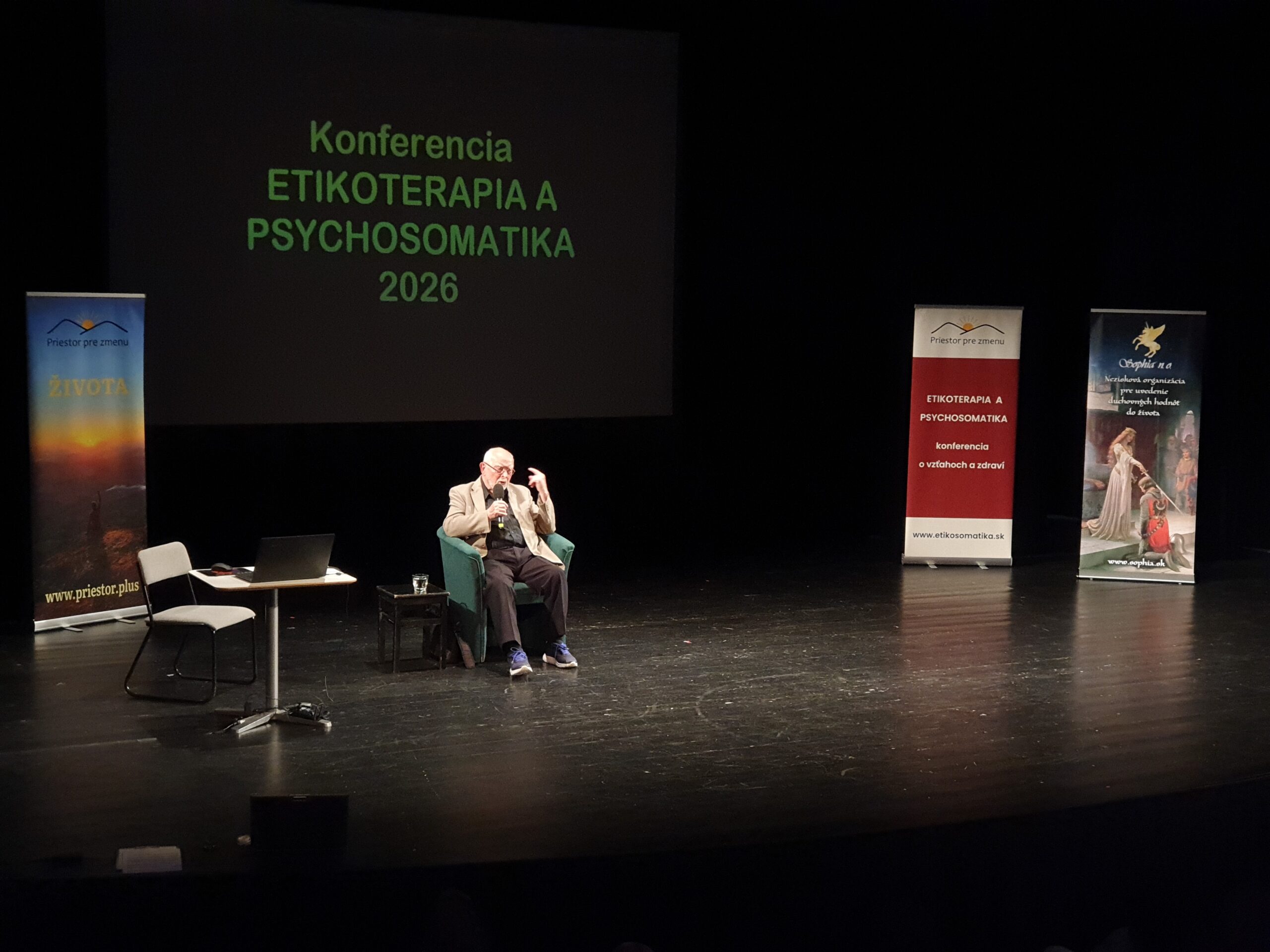 Profesor PhDr. Miron Zelina v prednáške uviedol, že stvoriť seba znamená mimo iného byť a nie existovať. Tvoriť seba znamená dobre vychádzať so svojim telom (zdravie) a dobre vychádzať so svetom (spoločnosť – príroda – vesmír). Ale najdôležitejšie je vychádzať so sebou. Neklamať sa. Nežiť v lži. Uvedomiť si, že si viac ako si.