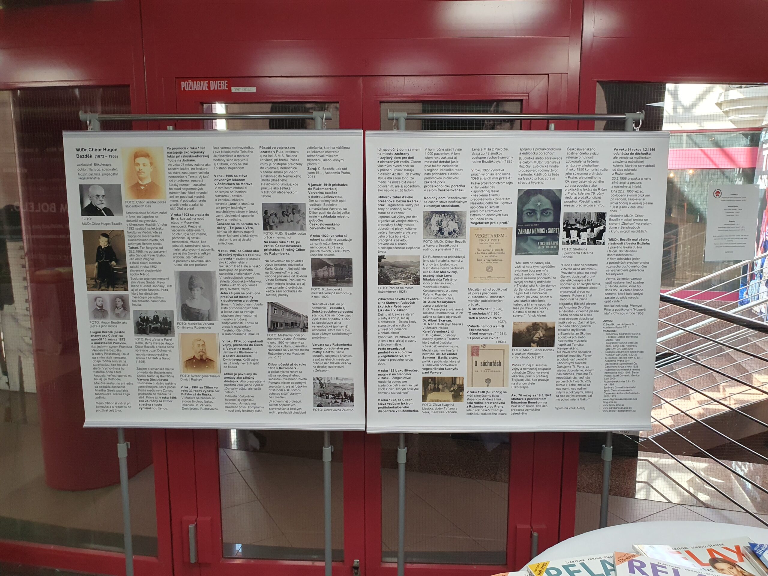 O živote a diele MUDr. Bezděka sme priniesli pre návštevníkov Konferencie aj tento informačný panel.